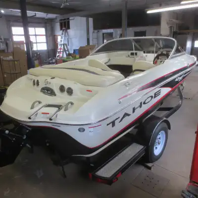 REDUCED 1500$ ! Excellent overall condition,super stylish sport design,comfortable seating for 8,gre...