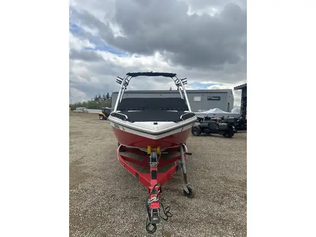 2008 Moomba Mobius LSV in Powerboats & Motorboats in Lloydminster - Image 4