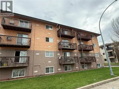 Welcome to this well-maintained top-floor condo offering 653 sq. ft. of comfortable and functional l...