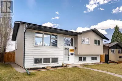 BACKING ONTO GREENBELT |NEW SHINGLES ON THE HOUSE | RV STORAGE | MINUTES AWAY FROM DEERFOOT MEADOWS...