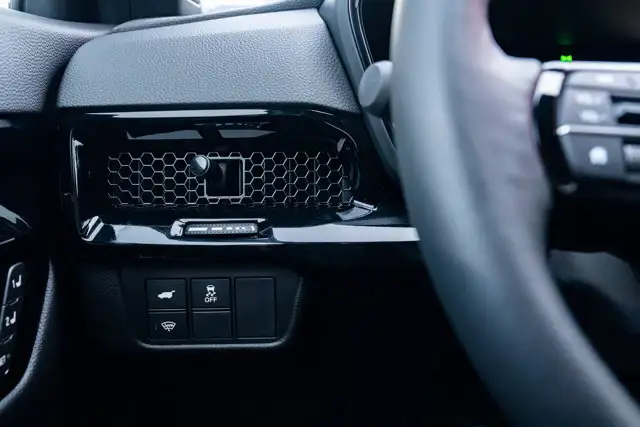 2026 Honda CR-V Hybrid Touring in Cars & Trucks in Edmonton - Image 18