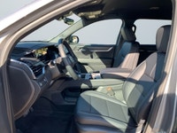 The GMC Acadia provides comfort, style and safety combined with flexible space and cargo capacity. K... (image 8)