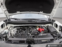 This Nissan Kicks has a strong Regular Unleaded I-4 2.0 L/122 engine powering this Variable transmis... (image 7)