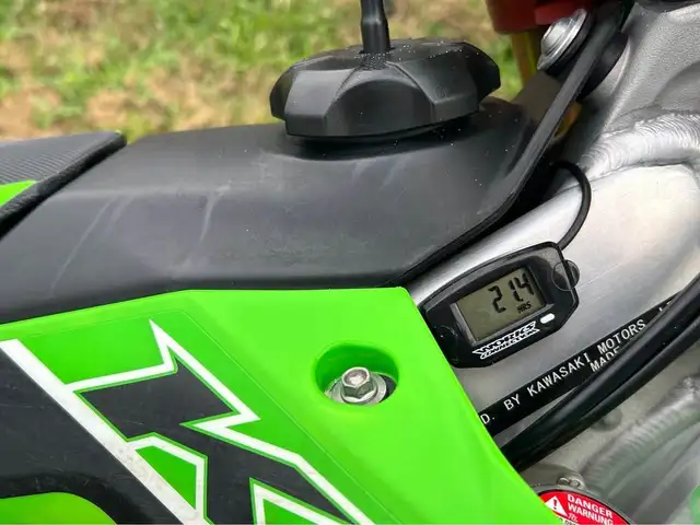 2023 KAWASAKI KX450SR-GREEN! in Dirt Bikes & Motocross in Edmonton - Image 6