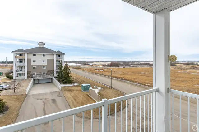 2 Bedroom 2 Bathroom in Sylvan Lake in Long Term Rentals in Red Deer - Image 21