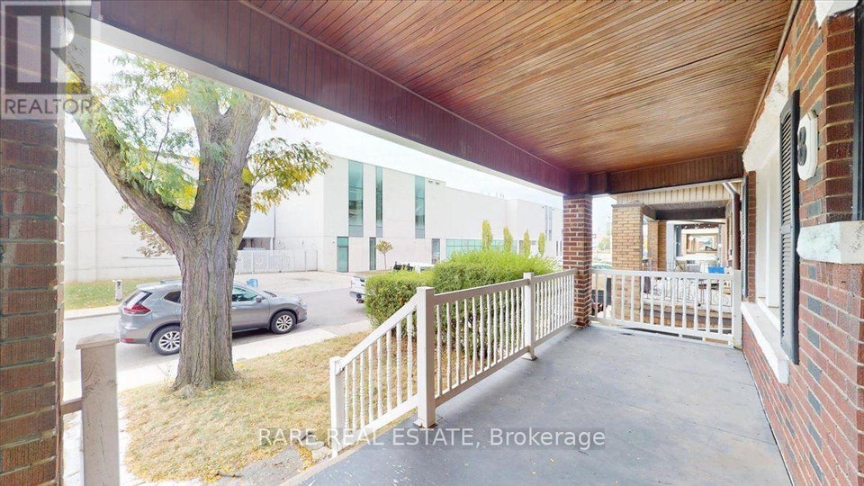 2 - 8 BALSAM AVENUE N Hamilton (Stipley), Ontario 3