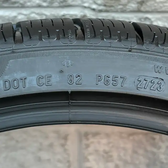 (98%) 2x 245/35R20 & 2x 275/30R20 Pirelli RF Winters in Tires & Rims in City of Toronto - Image 11