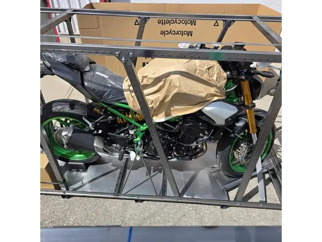 2026 Kawasaki Z900 SE in Sport Bikes in Brantford - Image 4