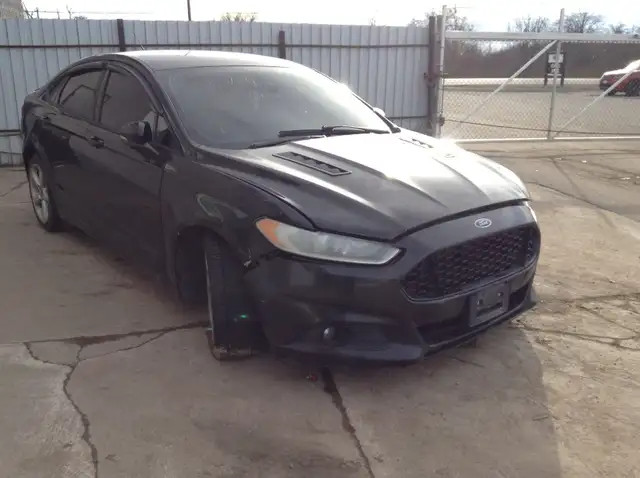 2013-2020 Ford Fusion Hood With Vents in Auto Body Parts in St. Catharines - Image 3