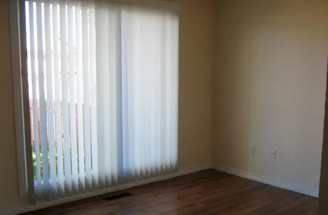 3 Bedroom Townhouse in Long Term Rentals in Grande Prairie - Image 5