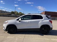 This Chevrolet Trax has a durable Turbo Gas 4-Cyl 1.4L engine powering this Automatic transmission.... (image 9)
