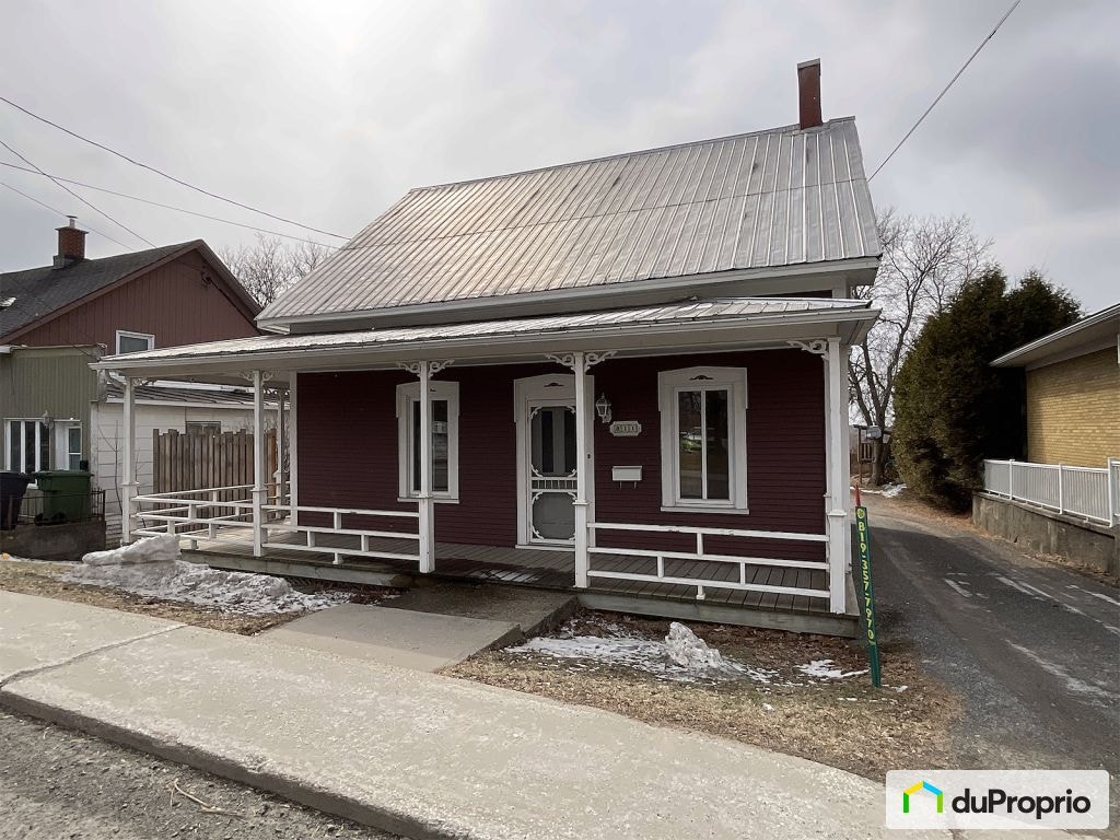 $364,900 - 1 1/2 Storey for sale in Victoriaville — photo 1