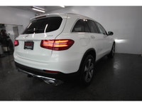 Mercedes GLC 300 Premium 4MATIC 2019 avec moteur 2.0L turbo developpant 241 HP et traction integrale... (image 8)