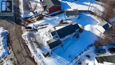 Charming Bedroom Bungalow with Bonus Basement Space Welcome to your perfect retreat! This delightful...