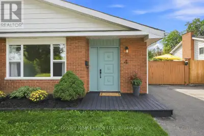 This might just be one of those homes that makes life feel a little easier. Set on Collingwood's wes...