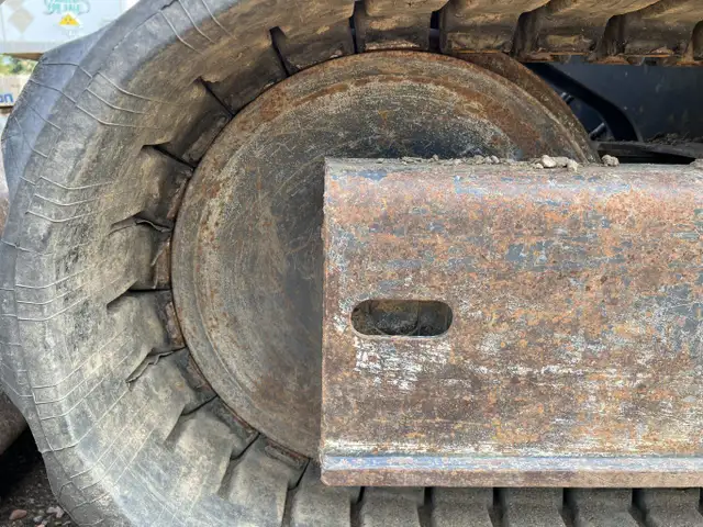 1999 Sumitomo SH135 U Excavator LOW Hours #7470 DP in Heavy Equipment in Edmonton - Image 30