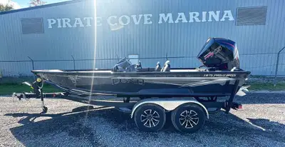 2026 Lund 1875 Pro V Bass XS – PC2166 - Gunmetal For tournament bass fishing anglers preferring alum...