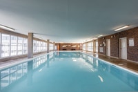 Exclusive Incentives Visit our Website: https://www.capreit.ca/apartments-for-rent/toronto-on/yonge-... (image 4)