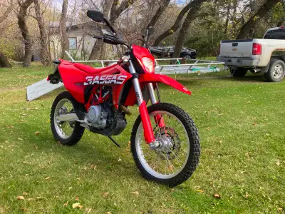2023 700es.identical to husky 701 and Ktm 690,just nicer looking in gas gas clothes.brembo brakes,ab...