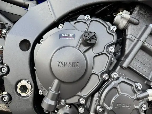 2024 Yamaha MT-10 **ONE OWNER** **RACEFIT PIPE** in Street, Cruisers & Choppers in Markham / York Region - Image 12