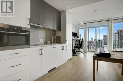 741 KING Street W Unit# 1710 Kitchener, Ontario