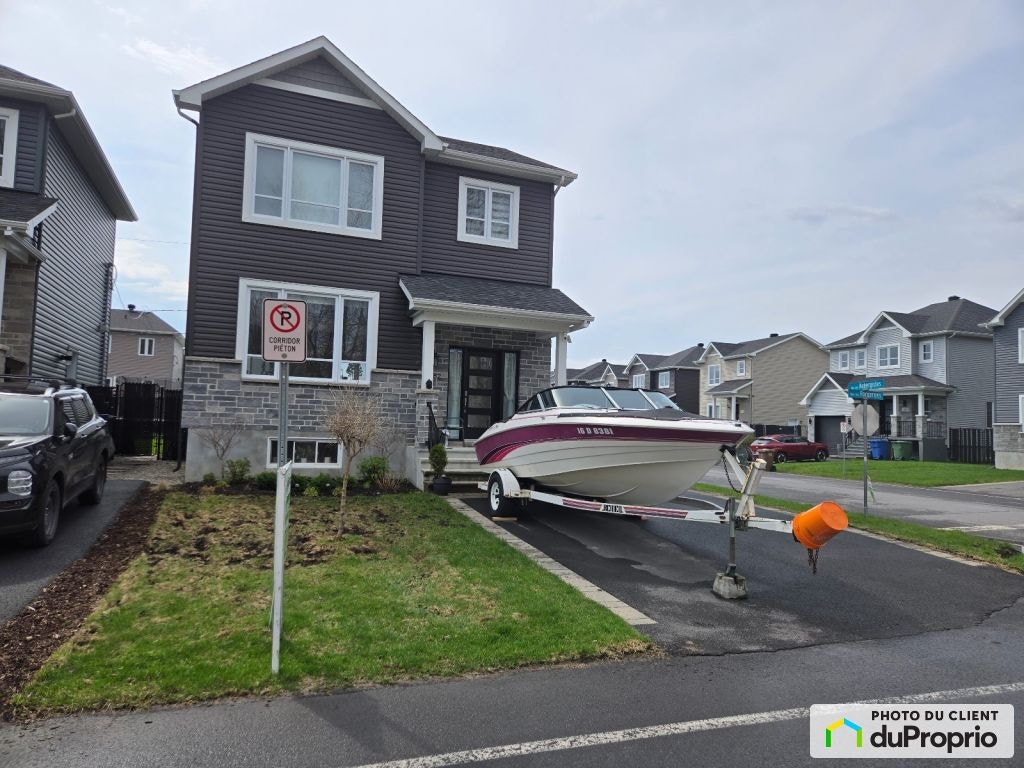 $698,000 - 2 Storey for sale in St-Jacques-Le-Mineur — photo 1