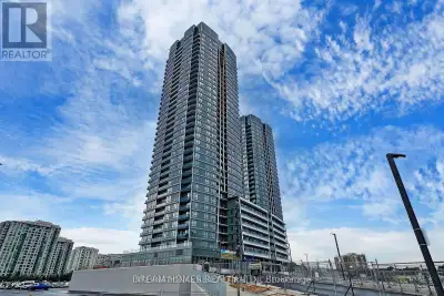 Luxurious Brand New 9' ceiling 1+1 Suite in Highly Desirable Promenade Park Towers! beautiful unobst...