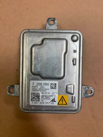 Selling this 2014 BMW 328i Left Front Head Light Module. OEM Price is $1000 + TAX, this one is liste...