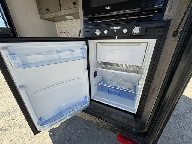 2024 ,Sunray,Sunset Park RV 109E in Travel Trailers & Campers in Kamloops - Image 12