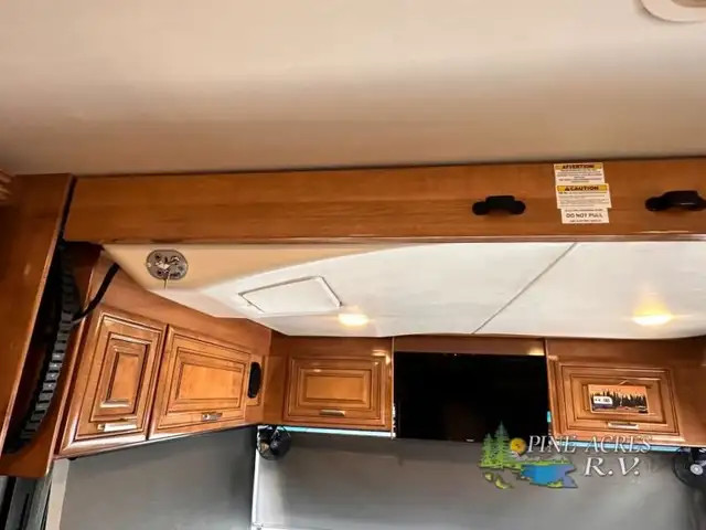 2019 Thor Motor Coach Tuscany 45MX only 020,049 Miles in RVs & Motorhomes in Moncton - Image 20
