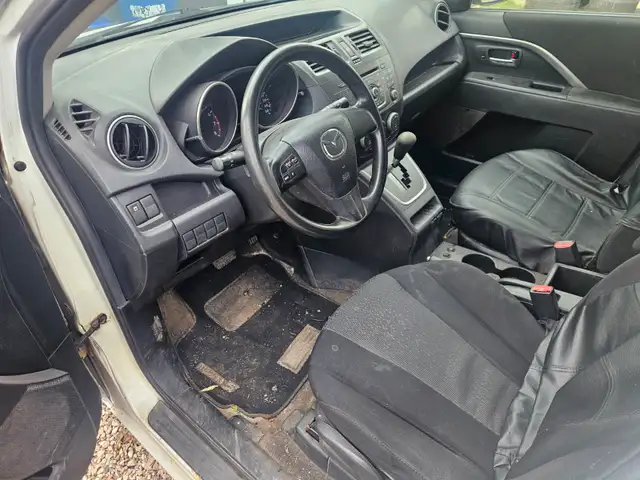 2012 MAZDA 5 6 PASSENGER'S LOOKS GREAT in Cars & Trucks in Hamilton - Image 13