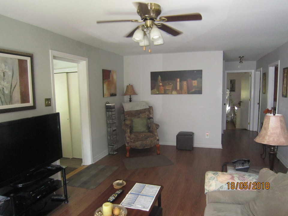 Laval-rive-nord/maisons-a-louer-a-Laval-quartier-tranquille-prat 4