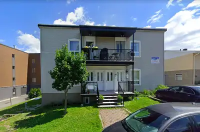 418-655-8281 À voir au 811 rue Jean-Noël à Sainte-Foy, très beau 4 1/2 situé dans un bel immeuble de...