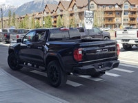 AMVIC Licensed Dealer 11.3 Diagonal GMC Premium Infotainment | 2.7L TurboMax Engine | Denali Black E... (image 5)
