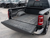 Welcome to Barrie Dodge Chrysler Jeep. DIAMOND BLACK CRYSTAL PEARLCOAT,ENGINE: 5.7L HEMI VVT V8 W/MD... (image 7)