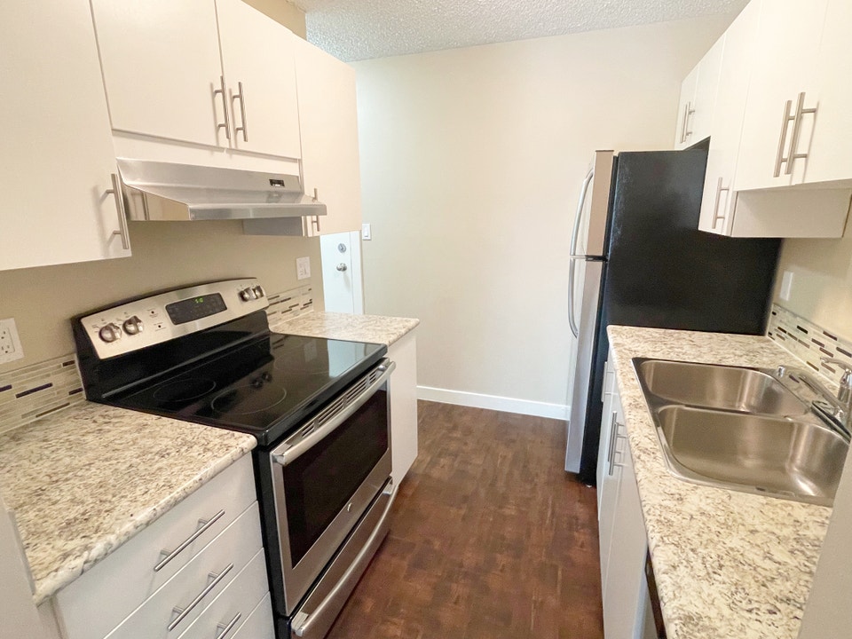 Riverside - 1 Bedroom 1 Bath Apartment for Rent 3