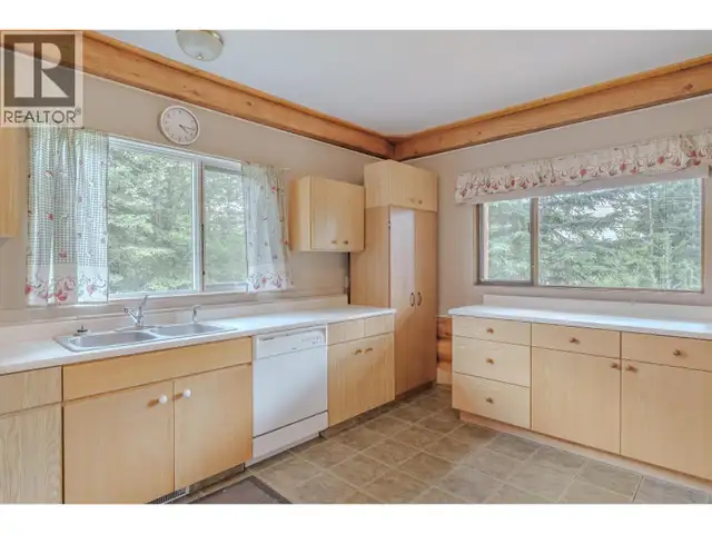 7532 CARIBOO CHALET ROAD Deka Lake / Sulphurous / Hathaway Lakes in Houses for Sale in 100 Mile House - Image 6