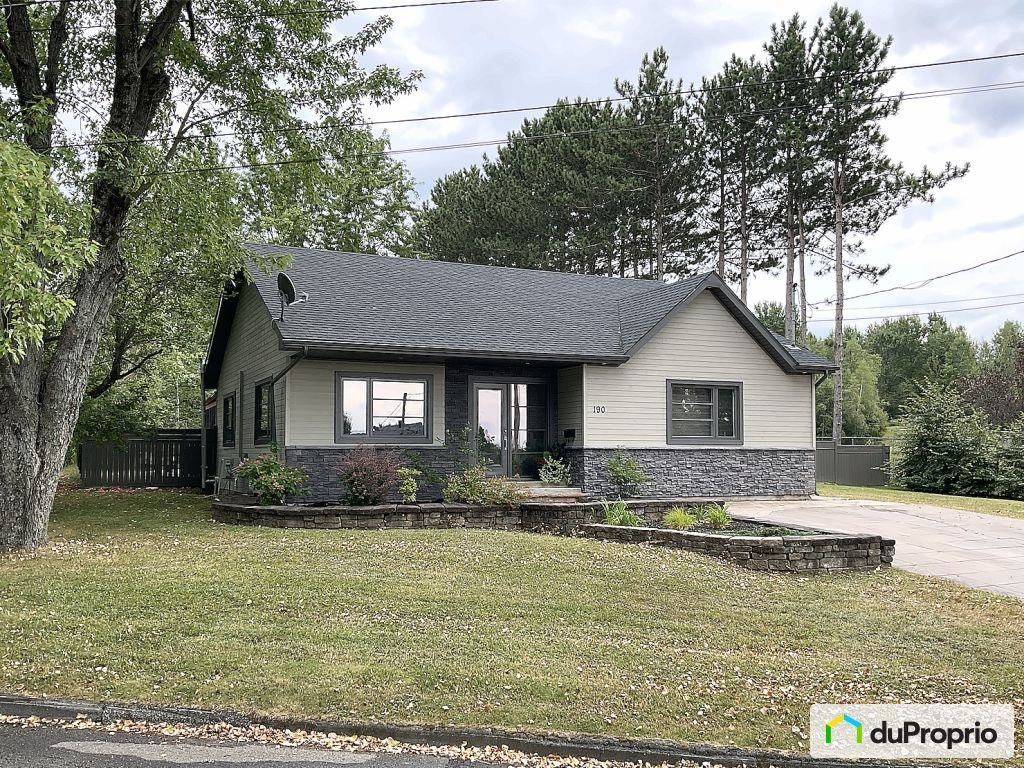 $495,000 - Bungalow for sale in Val-des-Sources — photo 1