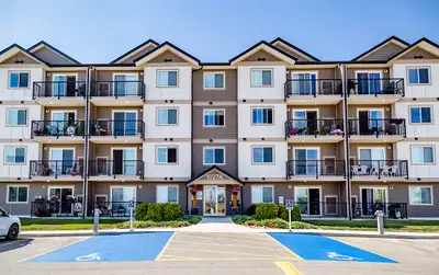 Broadstreet's Selkirk Meadows offers pet friendly 1-, 2-, and 3-bedroom apartments as well as 2 Bedr...