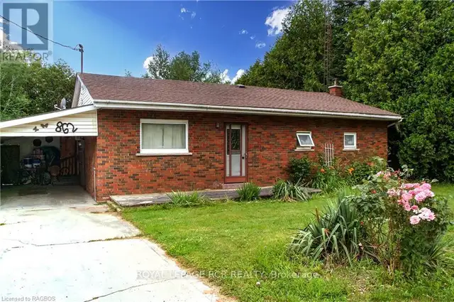 862 24TH AVENUE Hanover, Ontario in Houses for Sale in Owen Sound - Image 3