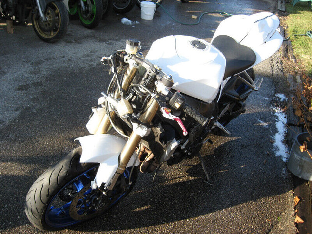2006 suzuki gsxr -600r parts bike in Other in London - Image 3