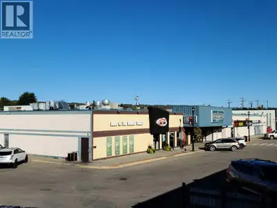 Check out this great retail space located in the Riverdrive Mall in downtown Peace River. The hub of...