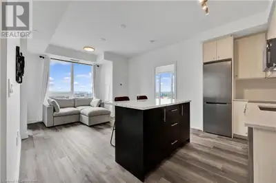 15 WELLINGTON Street S Unit# 1709 Kitchener, Ontario