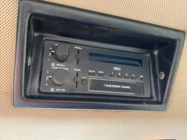 1993 John Deere 4WD Tractor 8770 in Farming Equipment in Edmonton - Image 13