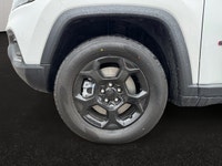 Dont let its compact footprint fool you - the Compass Trailhawk strikes the perfect balance for anyo... (image 9)