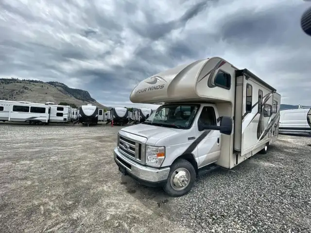 2020 Thor Motor Coach Chateau 28Z in RVs & Motorhomes in Kamloops - Image 5