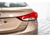 HYUNDAI ELANTRA LIMITED 2016 Sièges en cuir Sièges avant chauffants Volant chauffant Toit ouvrant él... (image 8)