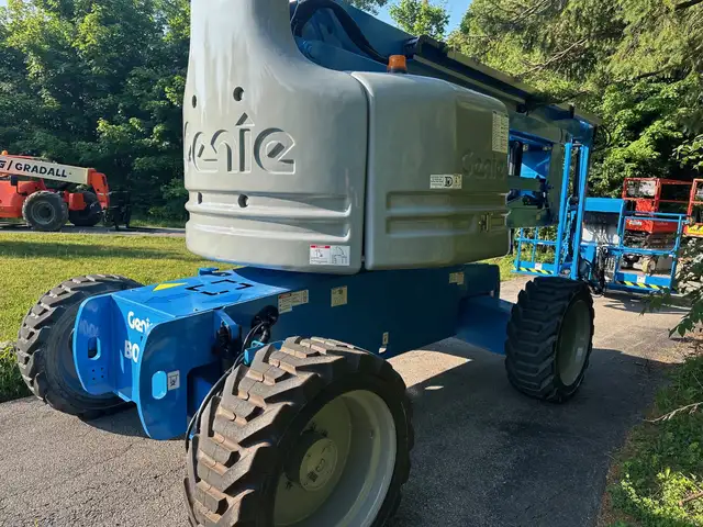 2014 Genie Z60 Diesel Articulating Boom Fully Serviced in Heavy Equipment in Hamilton - Image 29