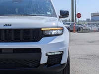 This Jeep Grand Cherokee L has a durable Regular Unleaded V-6 3.6 L/220 engine powering this Automat... (image 8)