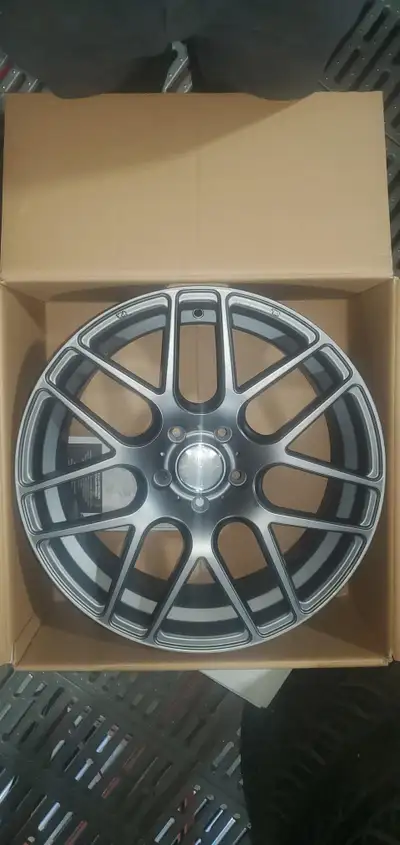 Size: 19x8.5 Bolt Pattern: 5x120 Centre Bore: 74.1 Offset: 35 Colour: Matte Grey SKU: 81533 #38